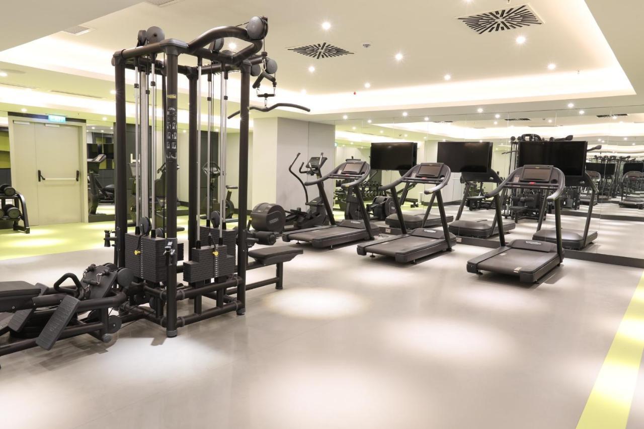 Limak Skopje Luxury Hotel Exterior foto The gym at the hotel