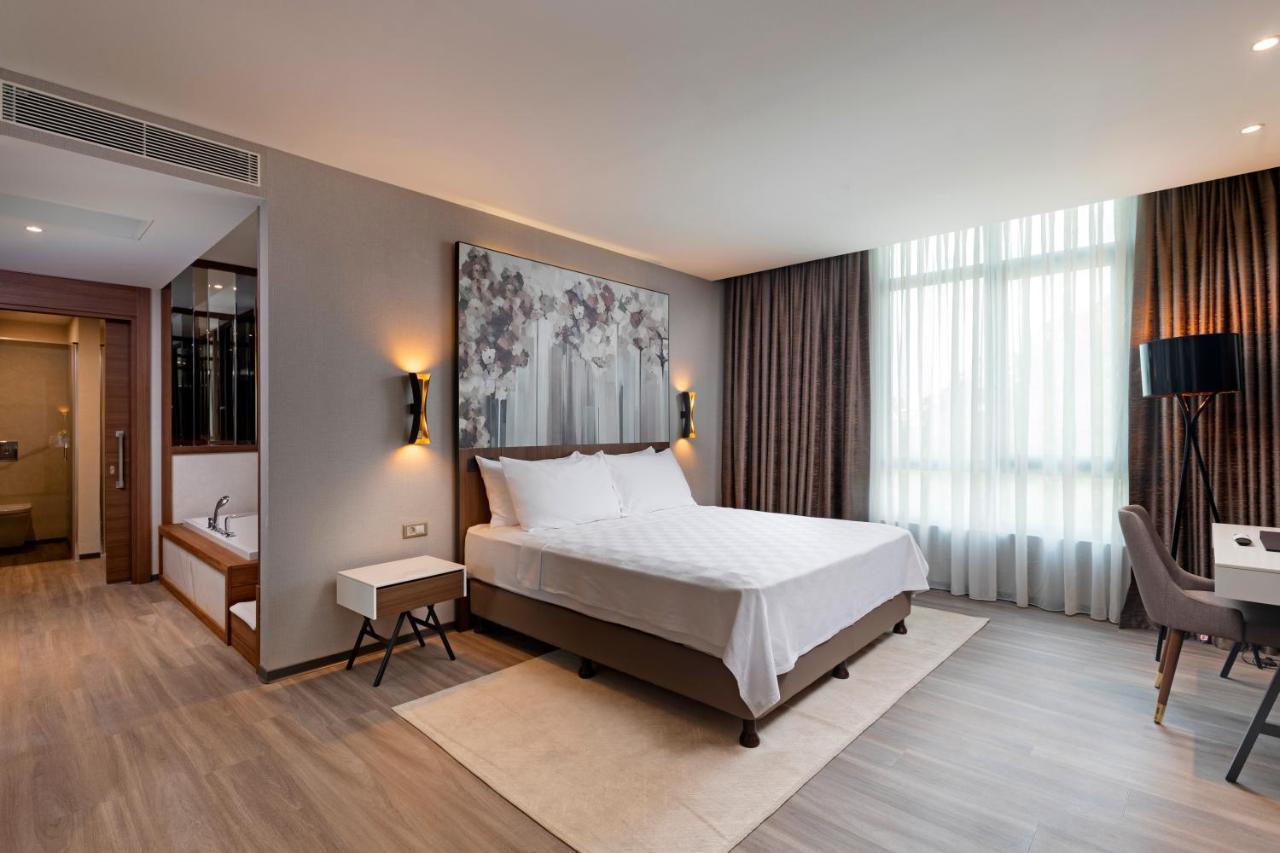 Limak Skopje Luxury Hotel Exterior foto Deluxe Room