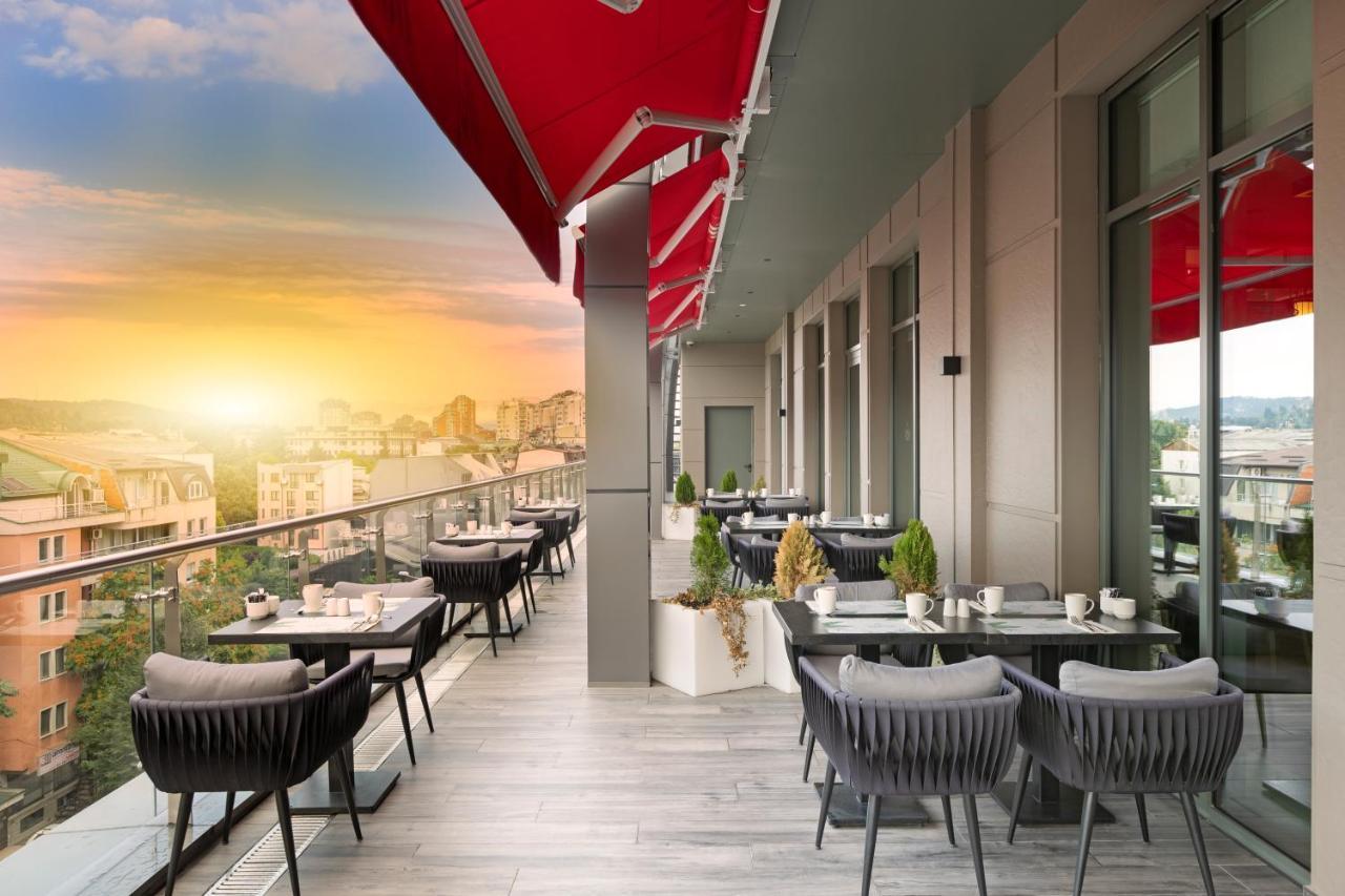 Limak Skopje Luxury Hotel Exterior foto The Terrace